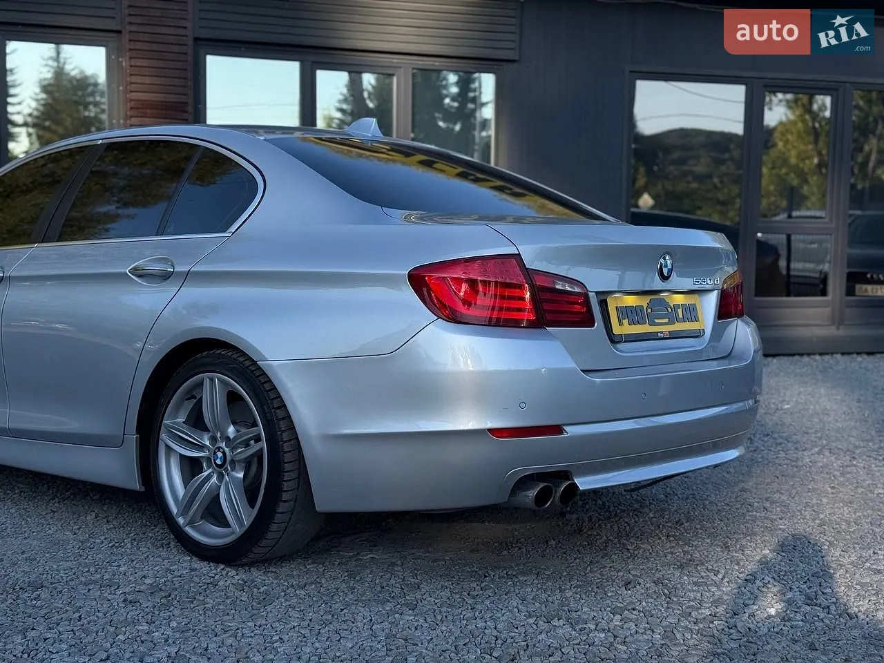 2010 BMW 5er - мініатюра 5