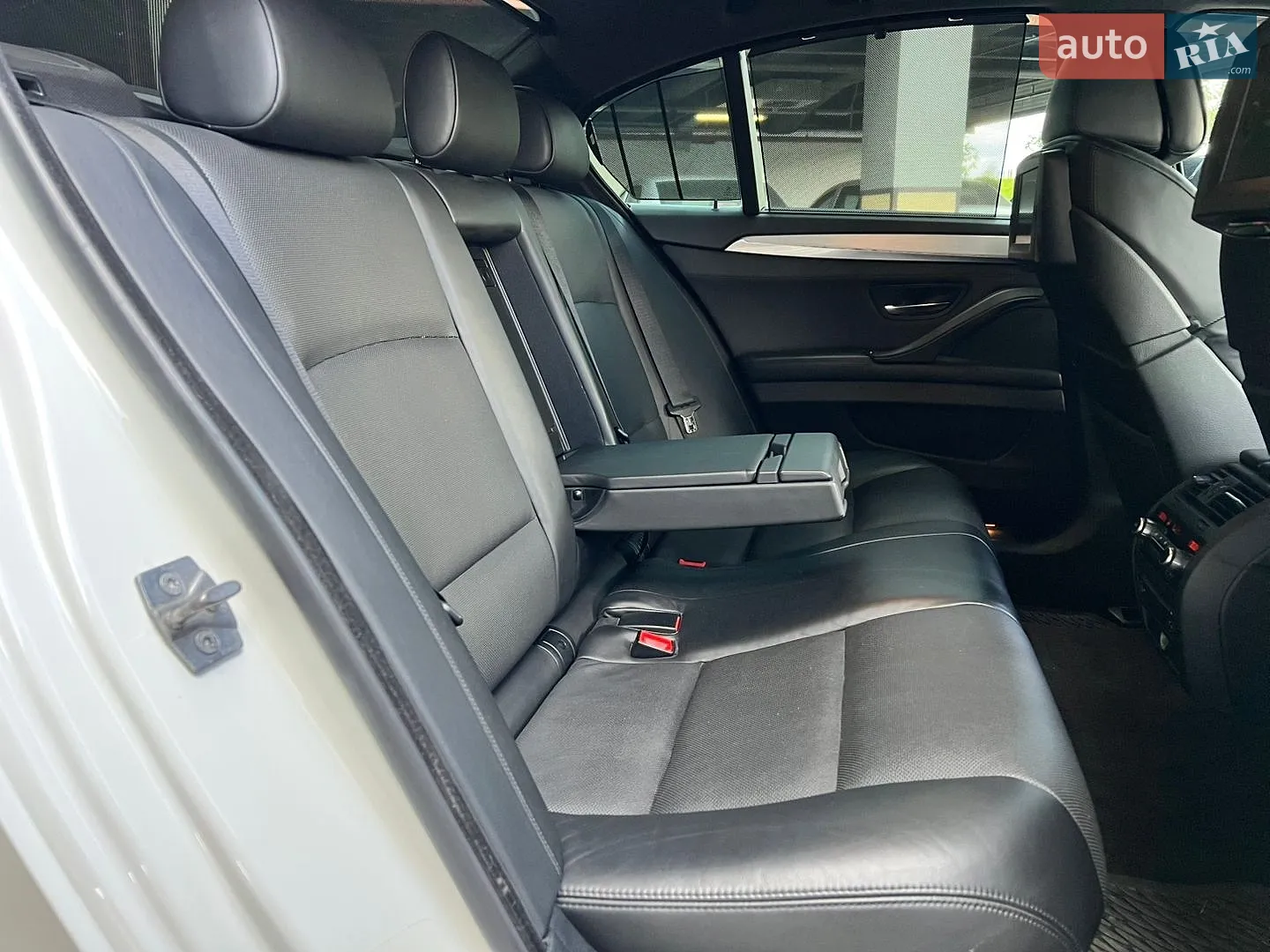 2010 BMW 5er - мініатюра 48