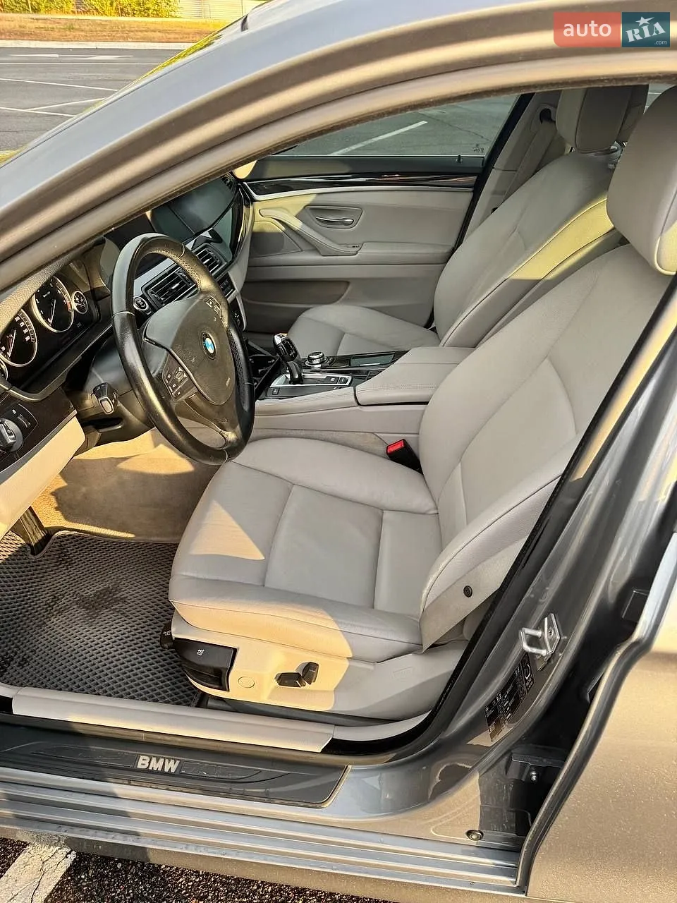 2011 BMW 5er - мініатюра 2
