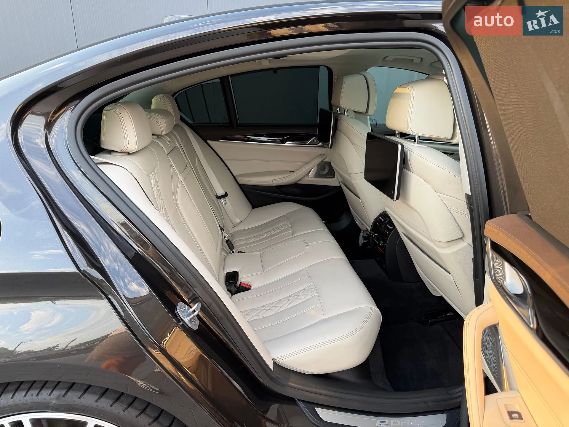 2017 BMW 5er - мініатюра 19