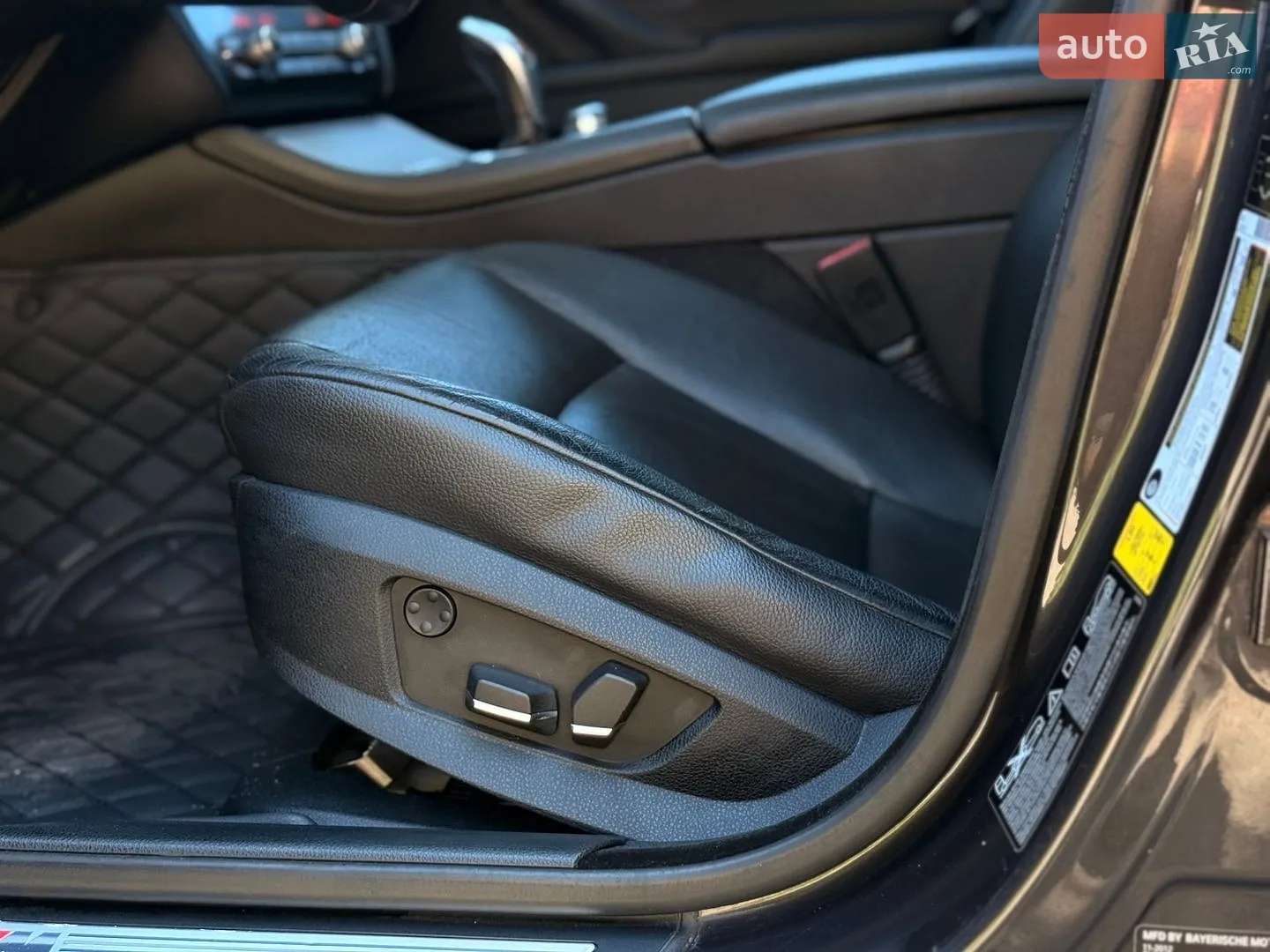 2012 BMW 5er - мініатюра 21