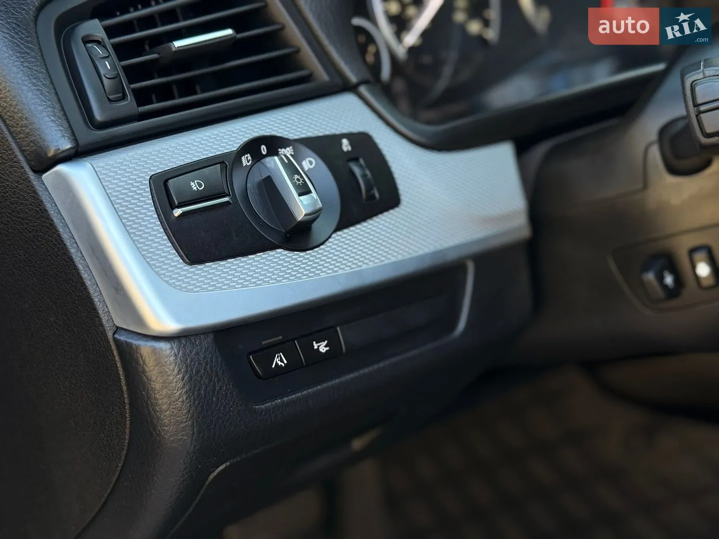 2012 BMW 5er - мініатюра 24