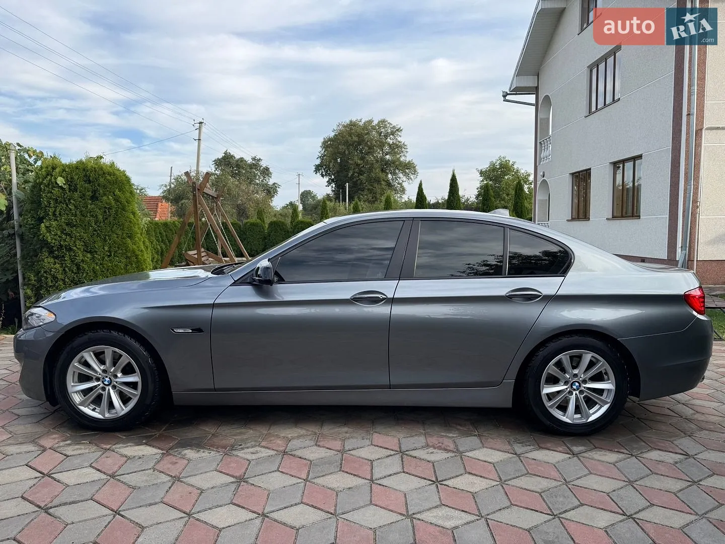 2011 BMW 5er - мініатюра 9
