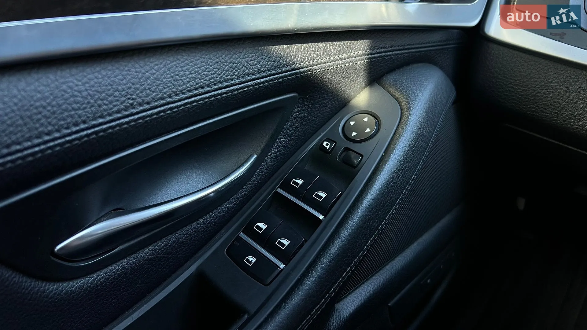 2012 BMW 5er - мініатюра 18