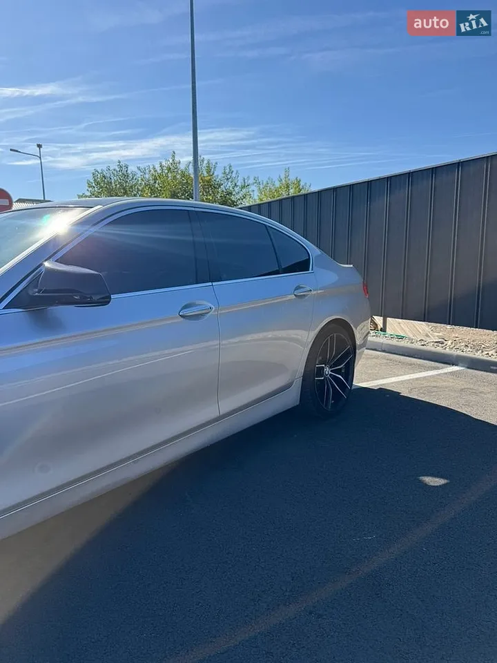 BMW 5 Series 2011 photo 4