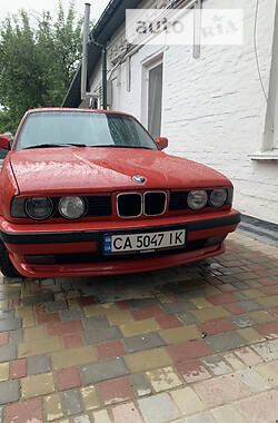Седан BMW 520 1990 в Шполі