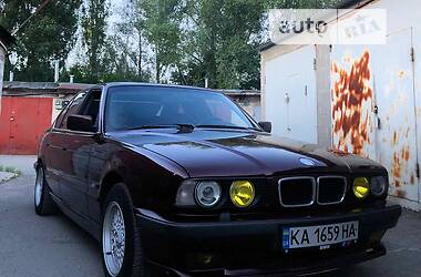 Седан BMW 520 1994 в Киеве