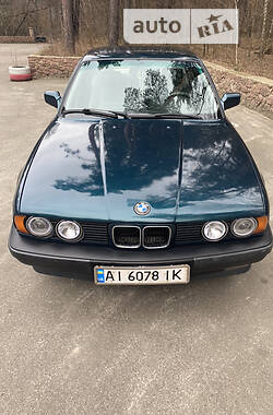 Седан BMW 520 1990 в Києві