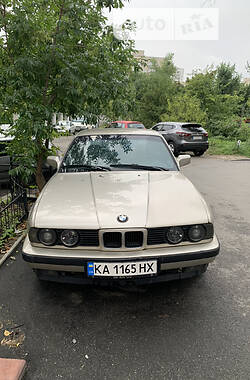 Седан BMW 524 1990 в Киеве