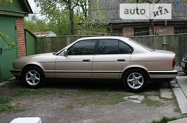 Седан BMW 525 1992 в Киеве