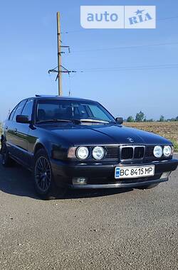 Седан BMW 525 1994 в Львові