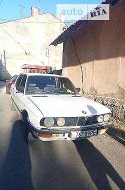Седан BMW 528 1985 в Львові