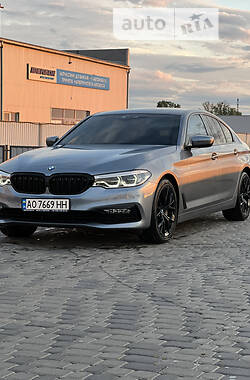 Седан BMW 530 2017 в Мукачево