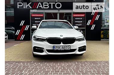 Седан BMW 530 2019 в Львове