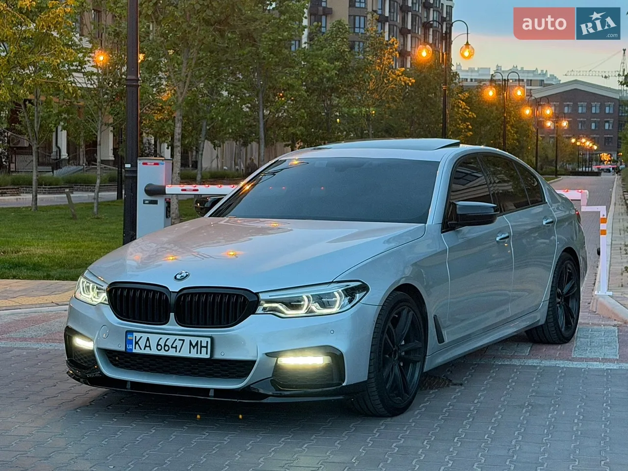2017 BMW 5er - мініатюра 16