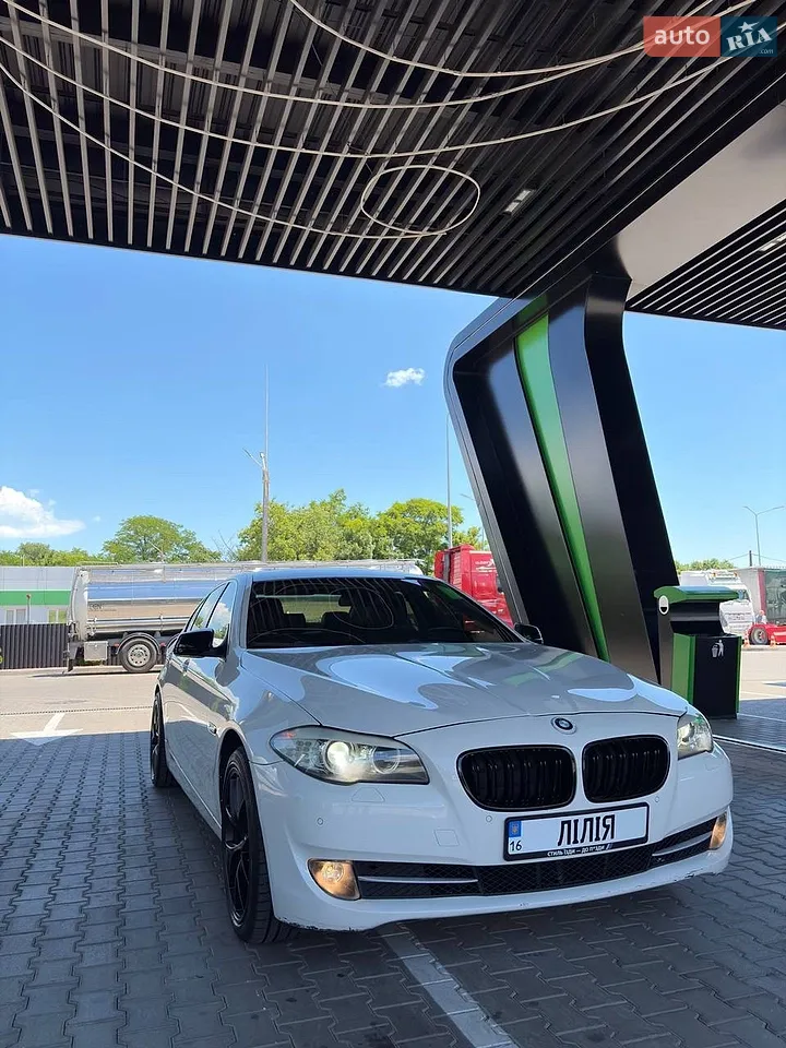 2010 BMW 5er - мініатюра 11