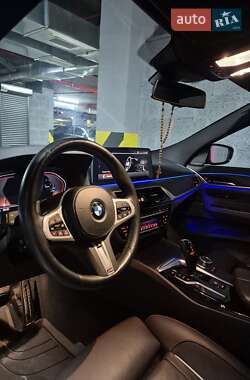 Лифтбек BMW 6 Series GT 2022 в 
