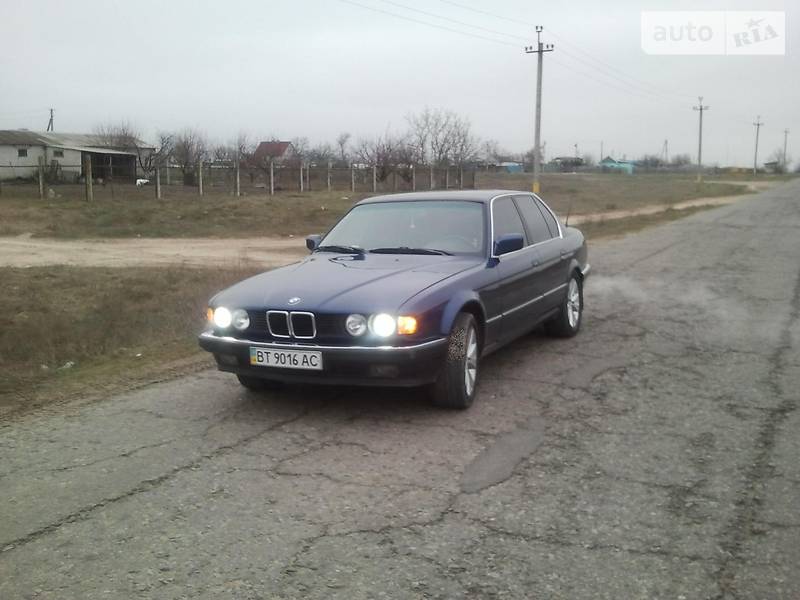 Седан BMW 7 Series 1988 в Новой Каховке