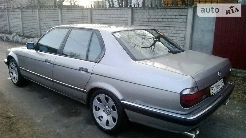 Седан BMW 7 Series 1992 в Полонном