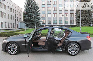 Седан BMW 7 Series 2009 в Ровно