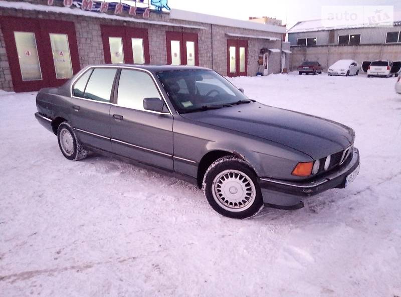 Седан BMW 7 Series 1989 в 