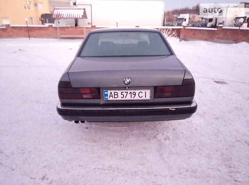 Седан BMW 7 Series 1989 в Виннице