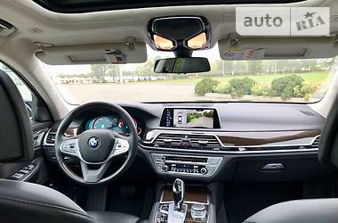 Седан BMW 7 Series 2016 в Киеве