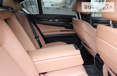 Седан BMW 7 Series 2010 в Черновцах