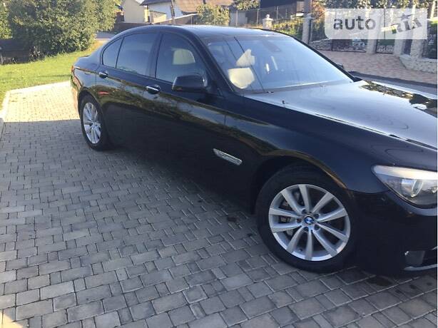 Седан BMW 7 Series 2010 в Чернівцях