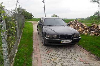 Седан BMW 7 Series 2001 в Львові