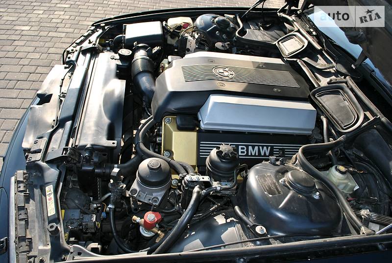 Седан BMW 7 Series 2001 в Староконстантинове