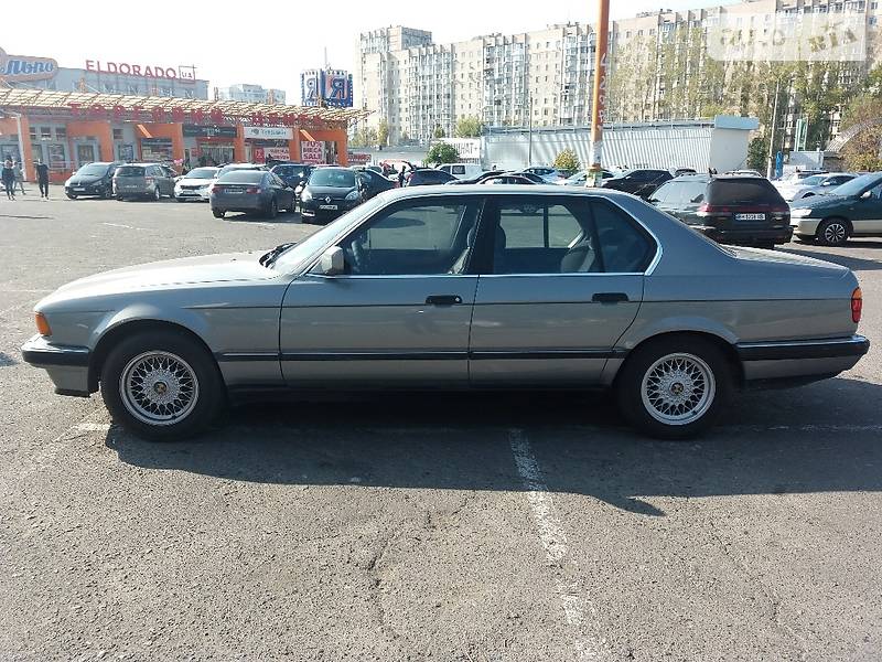 Седан BMW 7 Series 1990 в Одессе