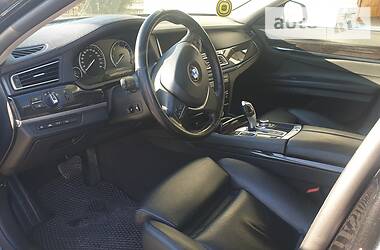 Седан BMW 7 Series 2012 в Снятині