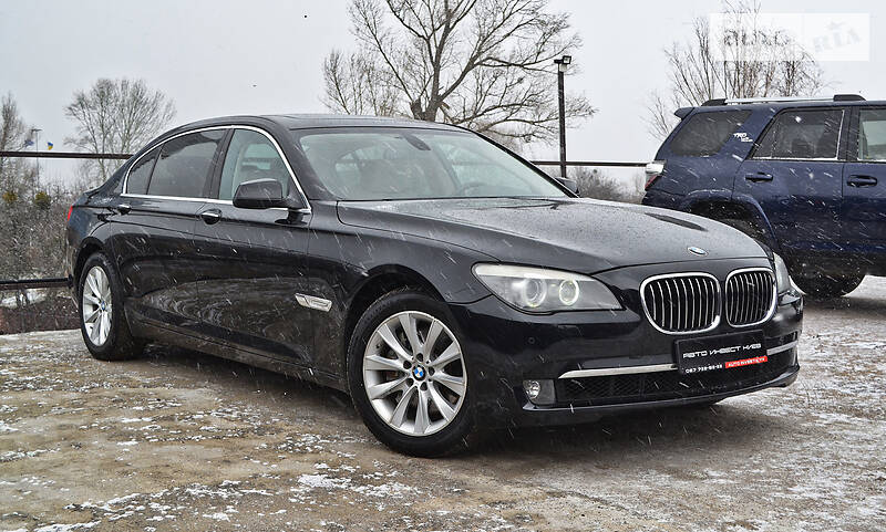 Седан BMW 7 Series 2011 в 