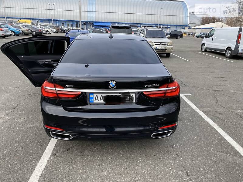 Седан BMW 7 Series 2015 в 