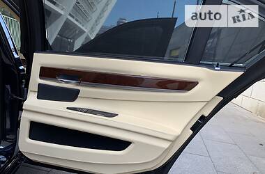 Седан BMW 7 Series 2011 в 