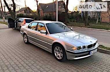 Седан BMW 7 Series 2001 в 