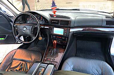 Седан BMW 7 Series 2001 в 