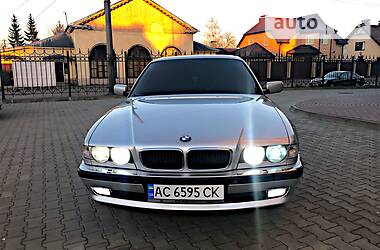 Седан BMW 7 Series 2001 в 