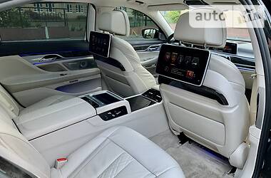 Седан BMW 7 Series 2015 в Киеве