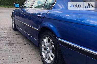 Седан BMW 7 Series 1995 в Чернівцях