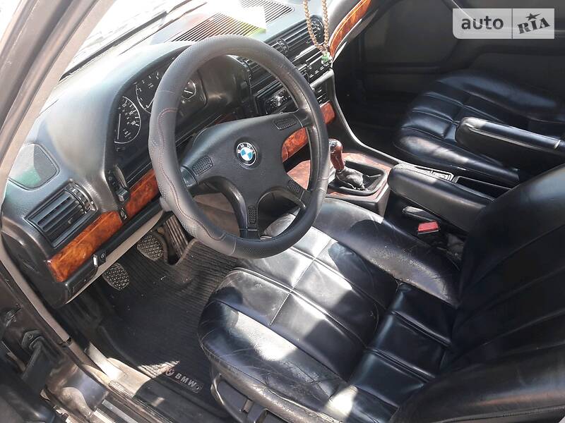 Седан BMW 7 Series 1987 в Одессе