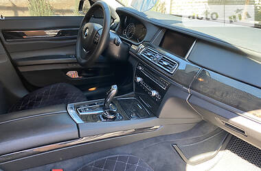 Седан BMW 7 Series 2014 в 