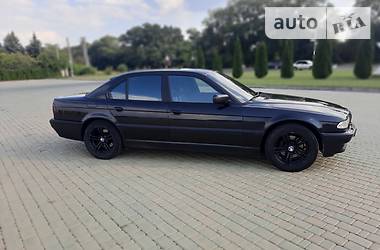 Седан BMW 7 Series 2000 в 