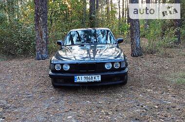 Седан BMW 7 Series 1989 в Киеве