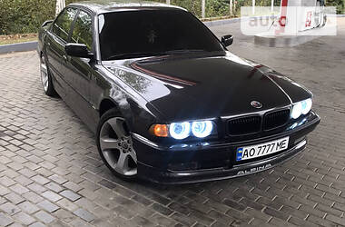 Седан BMW 7 Series 2001 в Іршаві