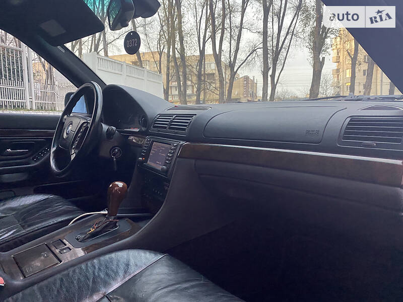 Седан BMW 7 Series 2001 в Черновцах