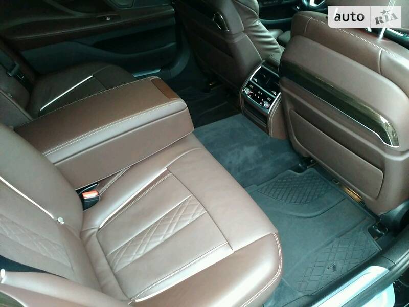 Седан BMW 7 Series 2017 в Києві