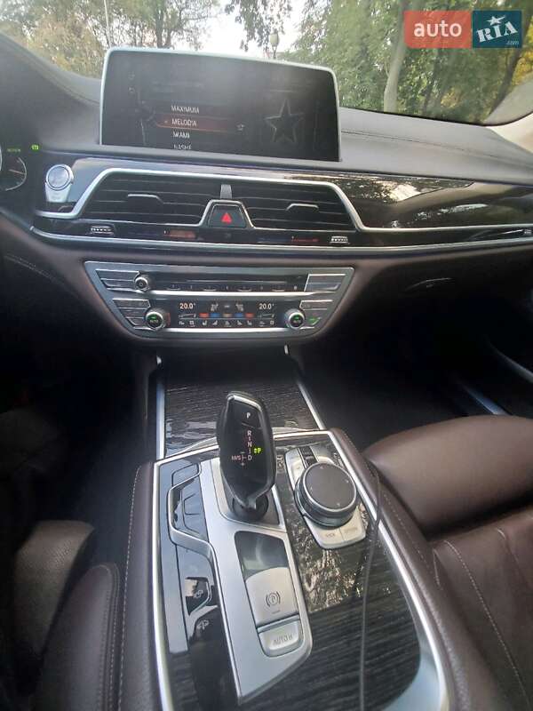 Седан BMW 7 Series 2015 в Києві