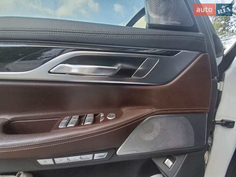 Седан BMW 7 Series 2015 в Києві